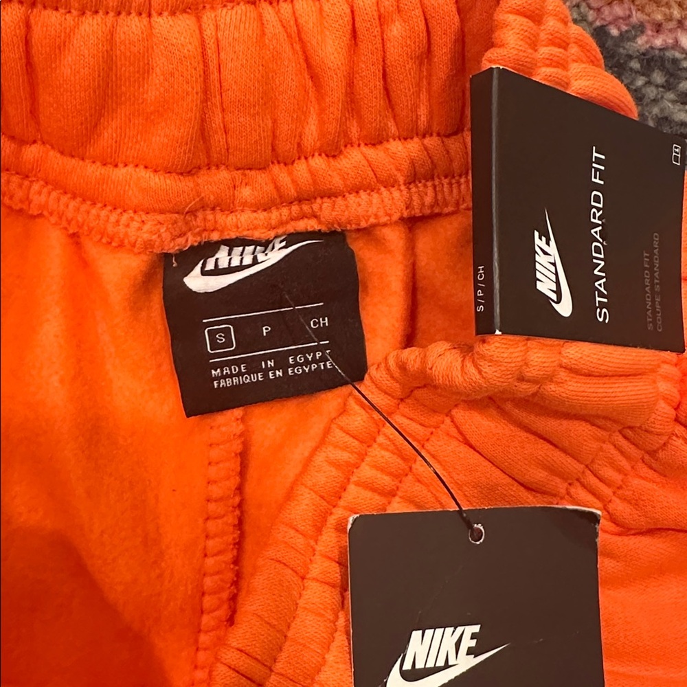 Nike Orange REC Club Women's Fleece Shorts - NWT Sz Small - Picture 2 of 5